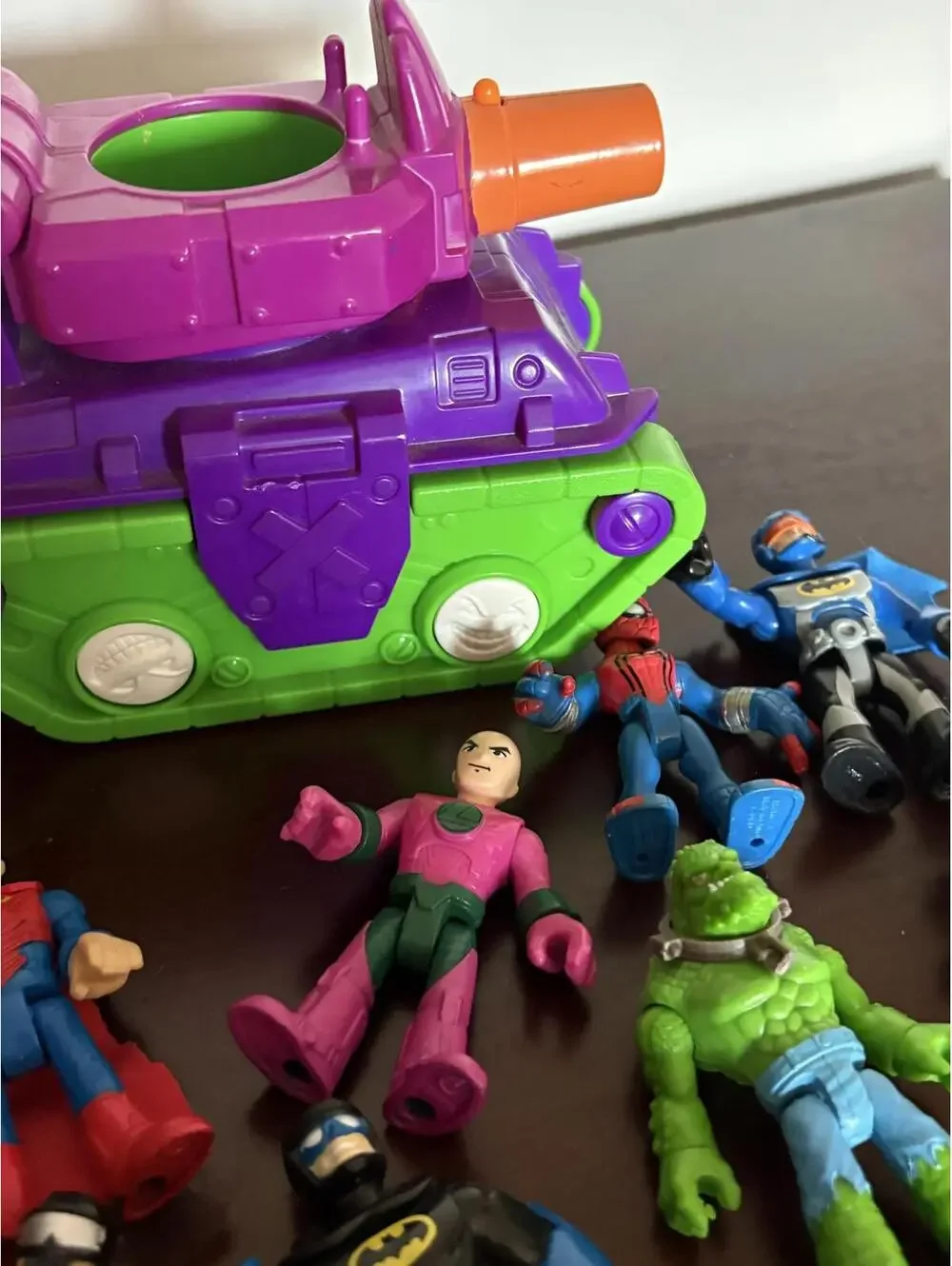 Lot Fisher Price Imaginext DC Superhero Action Figure Set with Tank Vehicle Toy